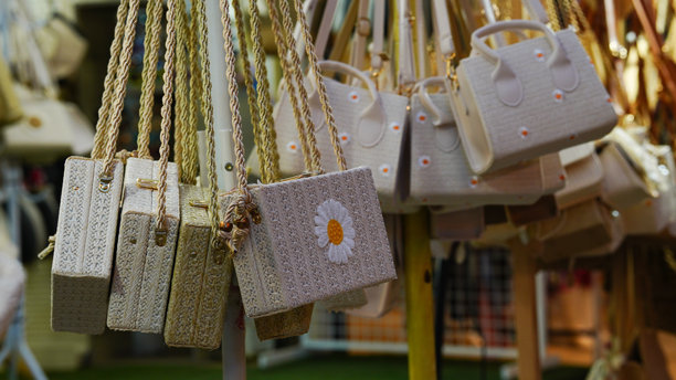 泰国旅游景点展示的当地布料图案特写图片。图片下载