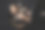 健身房里强壮女性做深蹲练习，手举重杠的特写照片图片下载