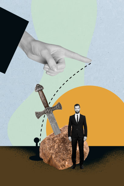 严肃的战士穿着西装，手持钢剑，古代武器，竖版照片拼贴，手指指向对决。图片下载