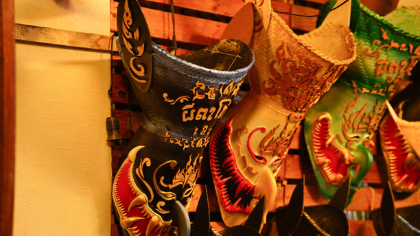 泰国旅游景点的图片，清迈河步行街图片下载