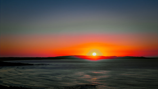 令人惊叹的无人机航拍照片：澳大利亚新南威尔士州杰维斯湾的贝拉拉。原始海滩、海洋景观和郁郁葱葱的沿海森林。图片下载