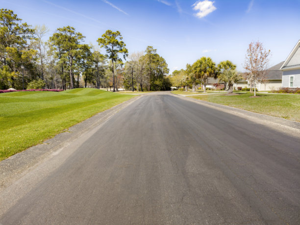 南卡罗来纳州小河的社区街道、湖泊和自然风光照片图片下载