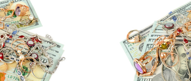 美国美元和珠宝在白色背景上隔离。留有空白供文本使用。宽幅照片。拼贴。图片下载