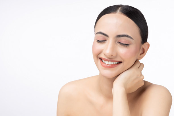 年轻女性的肖像，肌肤洁净清新，库存照片图片下载