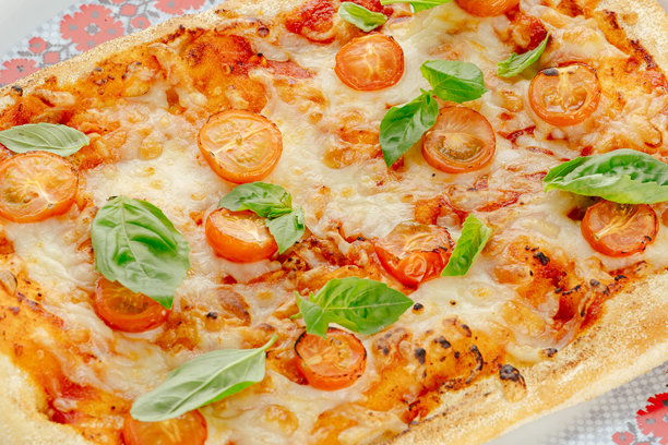 白色背景上的餐厅美食。菜单照片。图片下载