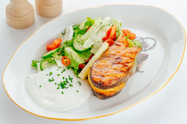 白色背景上的餐厅美食。菜单照片。图片下载