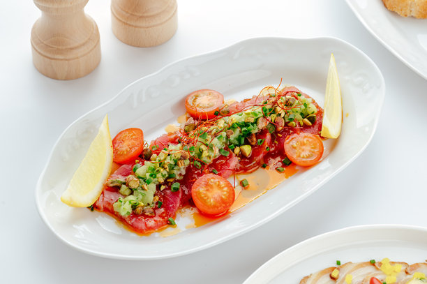 白色背景上的餐厅食物。菜单照片图片下载