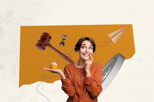 年轻女士微笑着手持蛋糕的照片拼贴艺术草图，解决饮食、硬币、货币、现金、财富、金融、贸易、锤子和判断。图片下载