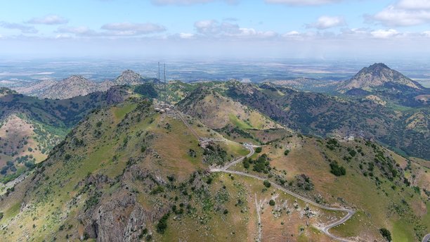 萨特山脉航拍照片图片下载