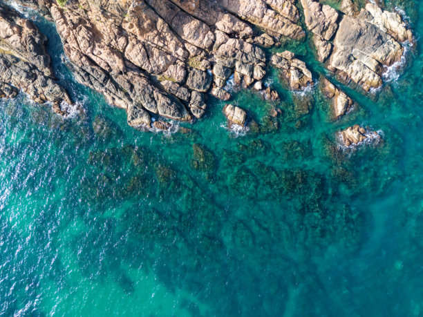 海南陵水清水湾龙头岭礁和海洋的航拍照片图片下载