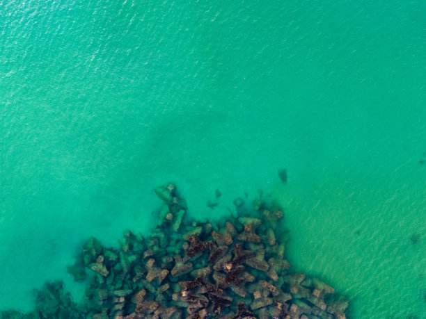 海南陵水香水湾万豪灯塔日出航拍照片图片下载