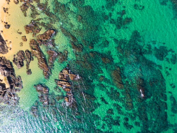 海南陵水七星海滩别墅的玻璃海航拍照片图片下载