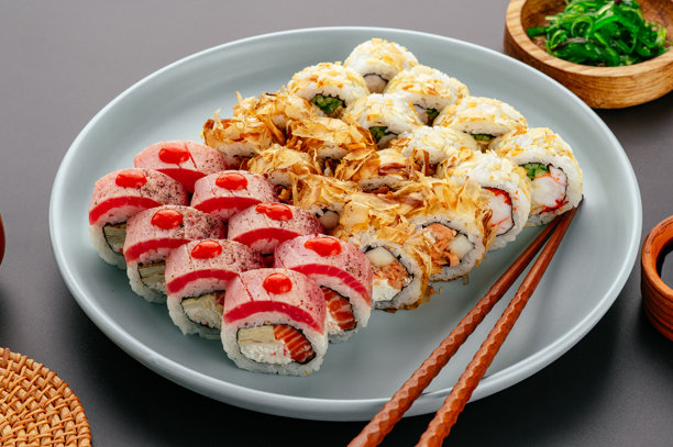 日本寿司卷。寿司酒吧菜单的照片图片下载