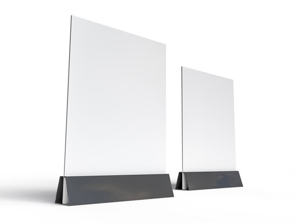 3D真实感桌面支架，带金属底座和白色纸质亚克力的桌牌模型。空白卡片架用于展示菜单标签、餐厅、咖啡馆、横幅、图片支架、标志架、广告信息。图片下载