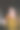 用户生成内容。个人档案照片。由真实人物拍摄的复古风格照片。快乐的女性在家中饮用鸡尾酒。图片下载