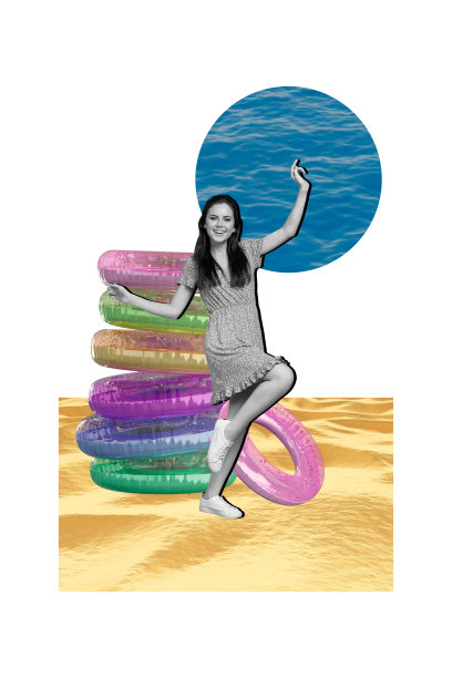 快乐女孩在沙滩上跳舞的垂直照片拼贴，夏季假期，海洋，充气救生圈，季节，海洋，背景为涂鸦风格。图片下载