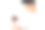 一位二十多岁的父亲抱着他七天大的日本新生儿，站在白色背景前。这张图片捕捉了父亲与孩子之间温馨的爱与联系时刻。图片下载