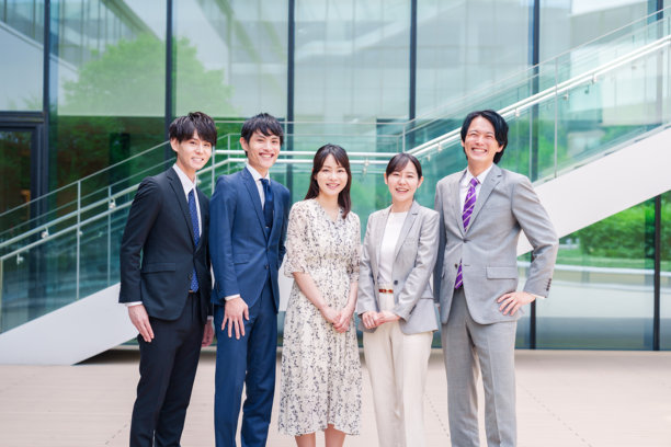 微笑的商务人士，团体照片图片下载