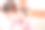 一个穿着红色和服的三岁日本女孩在庆祝七五三。她的妈妈穿着粉色和服，为她化妆。这张照片展示了母女在这个特殊日子里的温馨时刻。图片下载