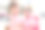 一个穿着红色和服的三岁日本女孩与她的父母（妈妈穿着粉色和服，爸爸穿着西装）在停车场庆祝七五三节。这张图片捕捉了温馨的家庭时刻。图片下载