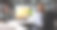 女性平面设计师正在编辑网页照片图片下载