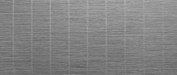 黑白纹理背景的条纹图案。这张照片展示了一面带有条纹图案的墙壁。图片下载