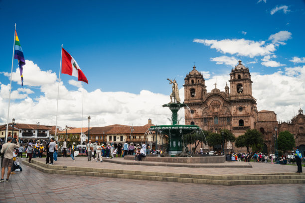 库斯科的主广场，位于库斯科历史中心，秘鲁目的地和标志性景点的旅行照片图片下载