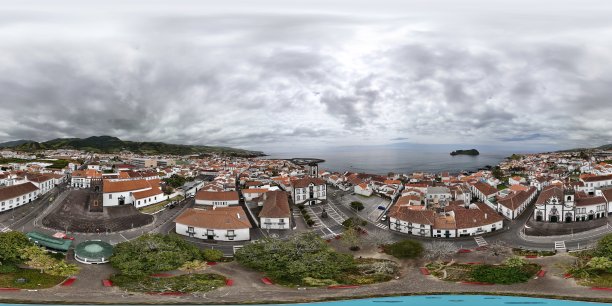 用无人机拍摄的葡萄牙亚速尔群岛圣米格尔岛维拉法兰卡杜坎普的佩洛里尼奥花园360度航拍照片图片下载