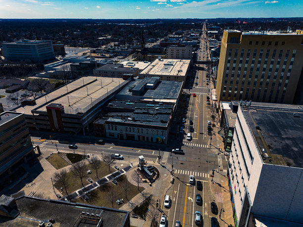 威斯康星州阿普尔顿艺术博物馆广场无人机照片图片下载