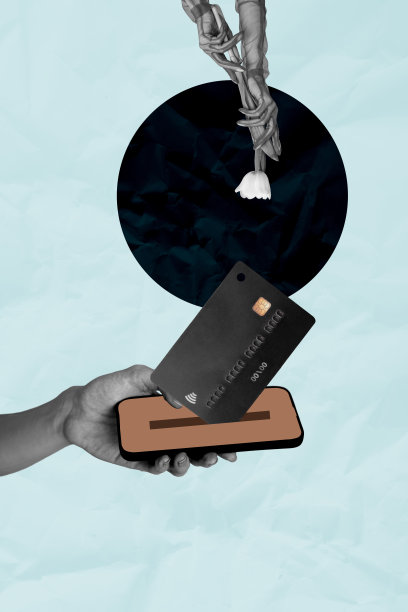 手持手机和信用卡进行无接触支付的垂直照片拼贴，展示收入和无现金交易。图片下载