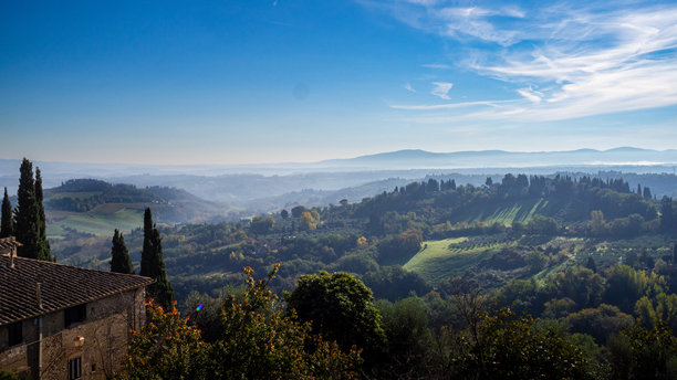 意大利比萨塔旅行照片，托斯卡纳美丽城市，欧洲意大利托斯卡纳风景，圣吉米尼亚诺图片下载