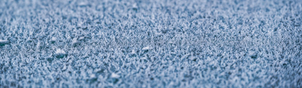 白色干净光滑的雪背景纹理。新鲜的雪无缝纹理。雪面特写。下载背景图片。图片下载