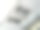 现代飞机客舱内部，头顶面板上有安全带和呼叫按钮、阅读灯、呼叫按钮和空调出风口，飞行体验，空中旅行，舒适的旅行，航空业图片下载