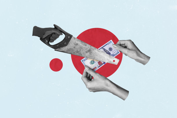 手戴手套的修理工工具拼贴照片，锯切美元钞票，破产问题，浪费，孤立在涂漆背景上。图片下载