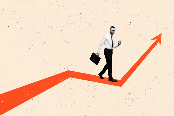 严肃的商人手持公文包和咖啡杯走路的合成照片拼贴，背景为上升箭头的晋升概念。图片下载