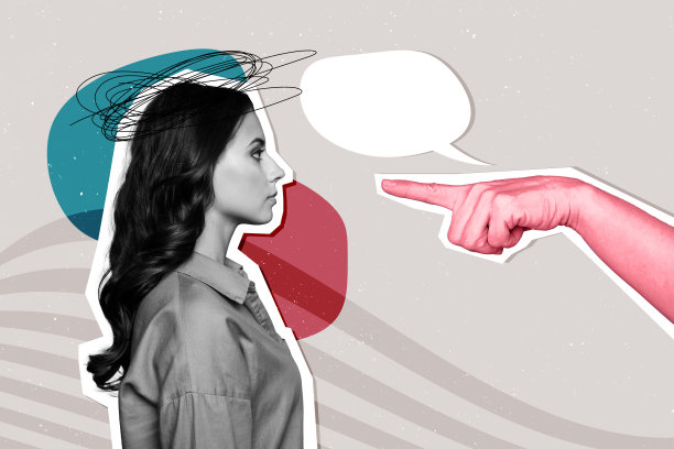 严肃生气的女孩的拼贴照片，手指指向指责刻板印象和虐待问题，背景为涂鸦风格。图片下载