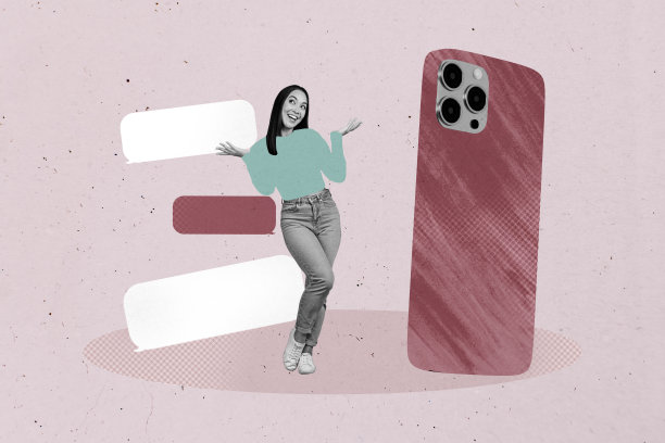 时尚艺术创意全景照片拼贴，快乐女孩站在气泡交流中，使用手机的博主直播，喋喋不休。图片下载