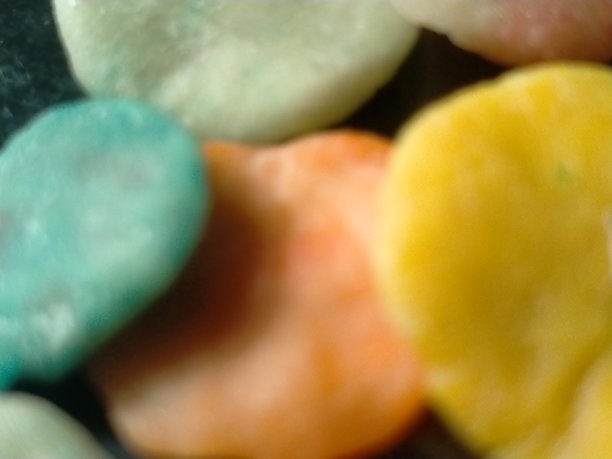 小彩色石头特写照片。石头纹理和背景。图片下载