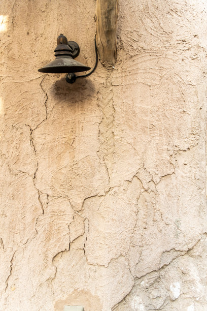 复古墙壁与古董灯，留白空间用于文本或内容的高分辨率优质墙面裂缝背景库存图片图片下载