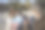 祖父在巴塞罗那拍摄女儿和孙女坐在台阶上的照片图片下载
