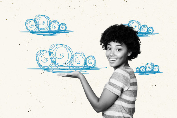 复合趋势艺术作品 3D 草图图像 照片拼贴 空白空间 单色年轻女性肖像 微笑 手势展示 云朵天空图片下载