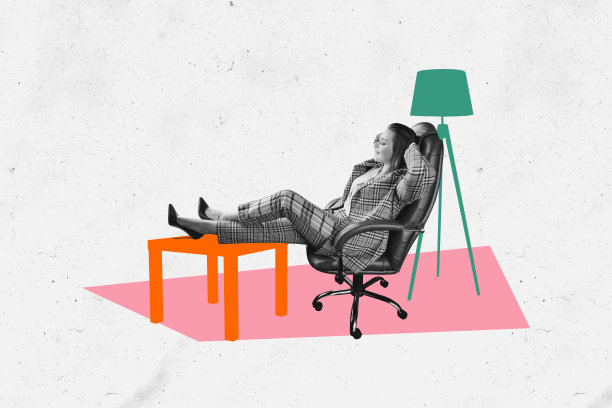 快乐女孩躺在办公桌上，放松懒散的员工周末休息，合成照片拼贴，背景为涂鸦风格。图片下载