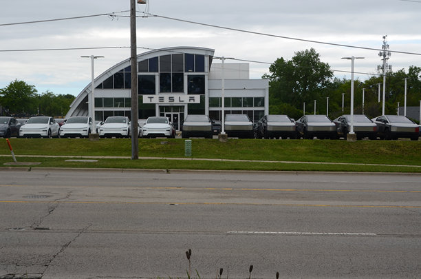 特斯拉汽车经销商图片下载