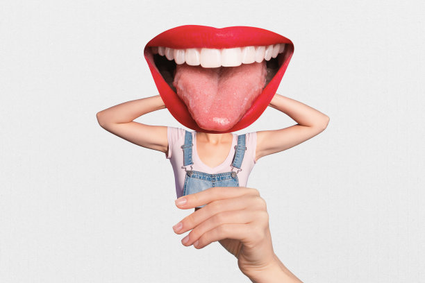 无脸微笑的搞笑女孩拼贴艺术海报，红色发胶，背景为手绘风格图片下载