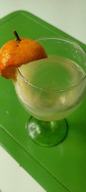 一杯柠檬水的照片图片下载