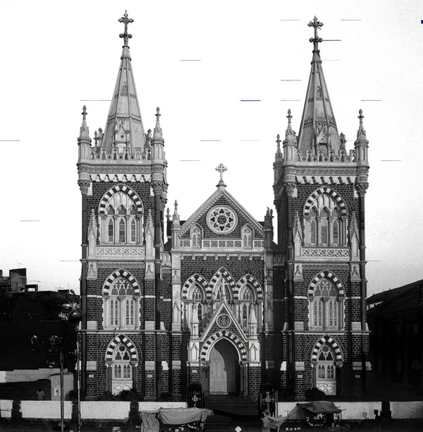 黑白照片，展示了位于班德拉的著名古老建筑——梅里山教堂。图片下载