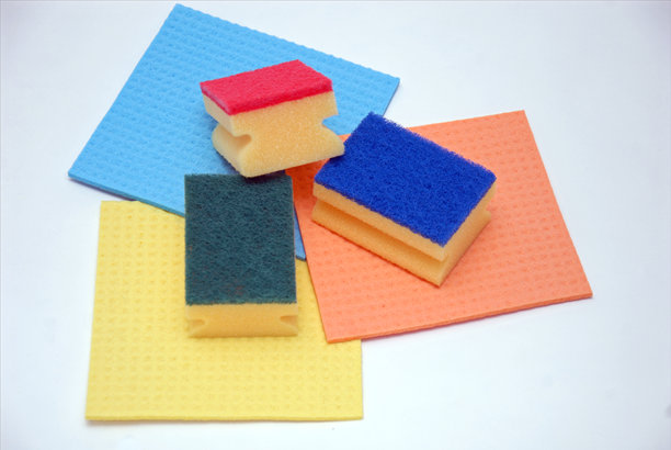 白色背景上的多彩清洁海绵（图片编号01）图片下载