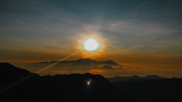 布罗莫日出的风景照片图片下载