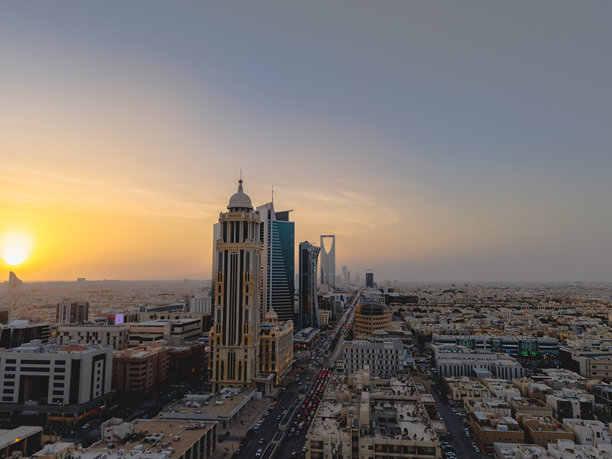 沙特阿拉伯利雅得市中心的城市景观航拍照片图片下载