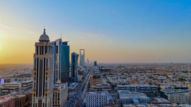 沙特阿拉伯利雅得市中心的城市景观航拍照片图片下载